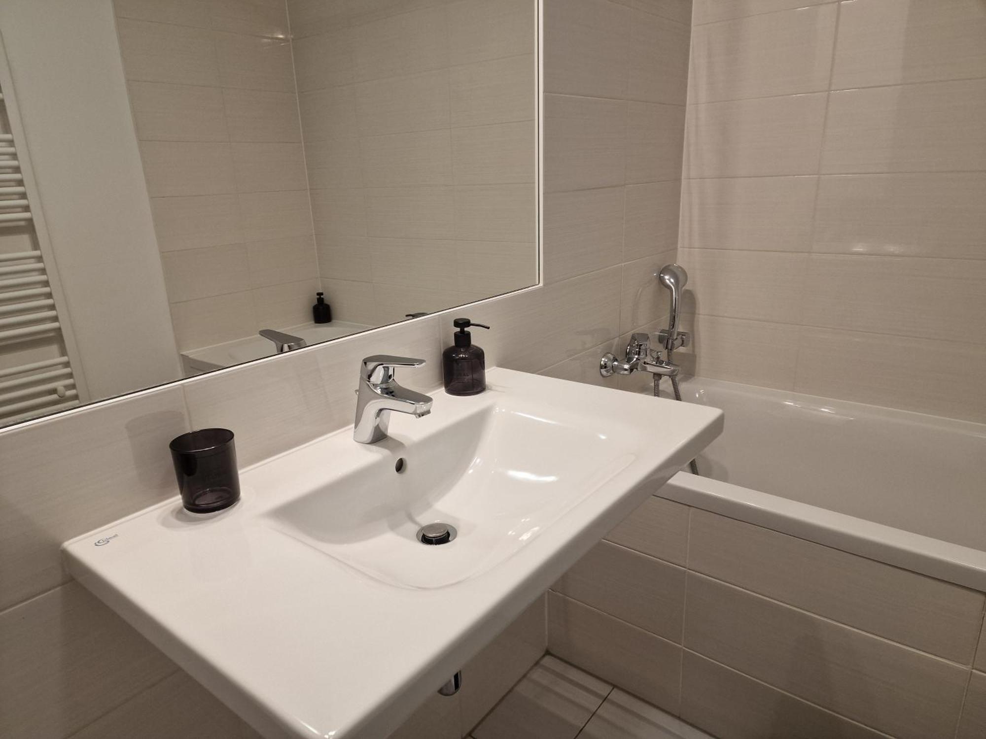 Stylish Panorama City Family Suite ブラチスラヴァ エクステリア 写真